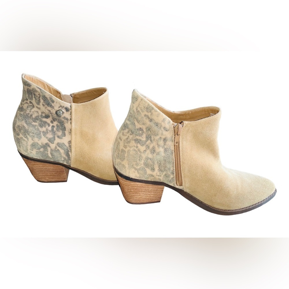NWOT Yellow Box ‘Dannika’ Leopard Suede Booties – Size 9.5